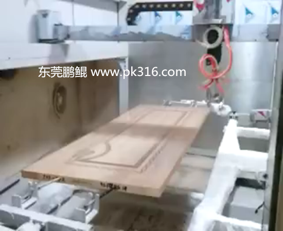 家居自動(dòng)噴漆機(jī)1