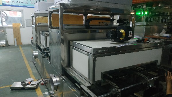 IC盤導(dǎo)電液在線往復(fù)自動噴涂設(shè)備