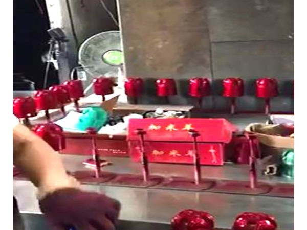 水平儀自動(dòng)噴漆解決方案