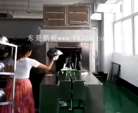 軍盔UV自動噴涂生產線2