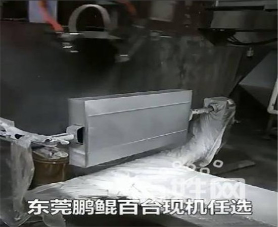 鐵盒自動噴油設(shè)備