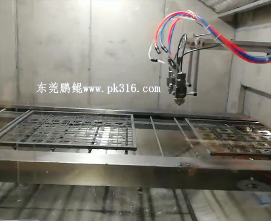在線往復(fù)自動噴涂線3